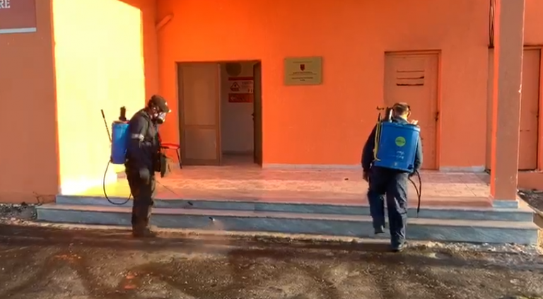 NË KADASTRËN E FIERIT 7 RASTE ME COVID-19/ Punonjësit vetëizolohen në shtëpi. Dezinfektohet institucioni