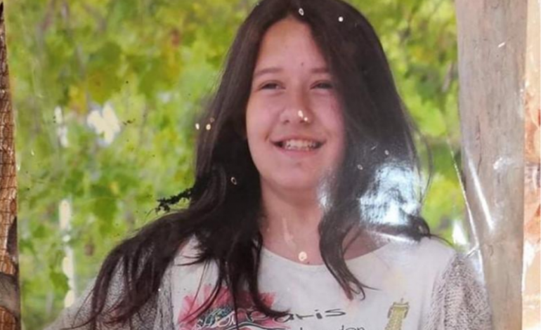 KRIM APO VETËVRASJE? Ja adoleshentja shqiptare që ra nga kisha në Greqi, dëshmia e motrës zbulon lidhjen e saj me policin 11 vite më të madh