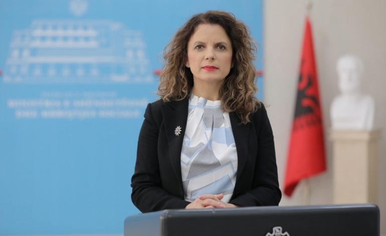 “KA TË RINJ NË GJENDJE TË RËNDË”/ Eugena Tomini: Pritet përkeqësim i situatës nga koronavirusi