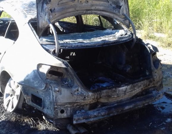 EKZEKUTIMI NË ELBASAN/ Detaje nga atentati, gjenden dy kallashnikovë në mjetin e djegur, dyshohet se…