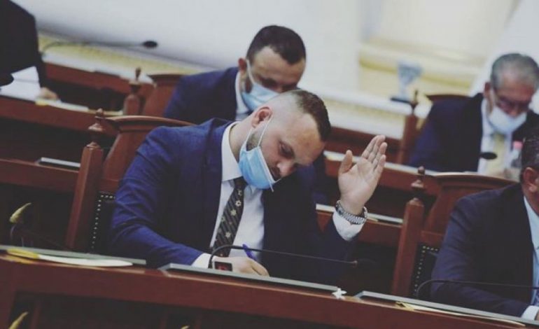 OPOZITA PARLAMENTARE FORMON PARTINË E RE/ Halit Valteri nxjerr emrin e subjektit politik me kryetar Myslim Murrizin