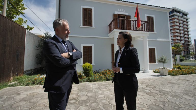 “TRI PRIORITETET E MIA”/ Yuri Kim: E rëndësishme që Shqipëria të konsolidojë reformën në drejtësi dhe sundimin e ligjit, do tërhiqte investime