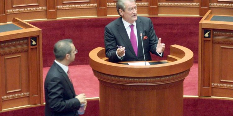 “LANI GOJËN KUR PERMENDNI EMRIN E TIJ”/ Kur Berisha mbronte Gjin Gjonin në Kuvend