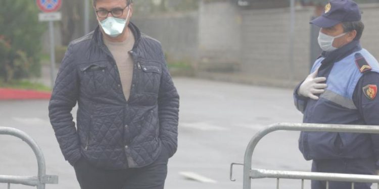 “DERI NË FUND TË VITIT DO KEMI DY…”/ Çfarë thotë Skënder Brataj për pikun e Covid-19