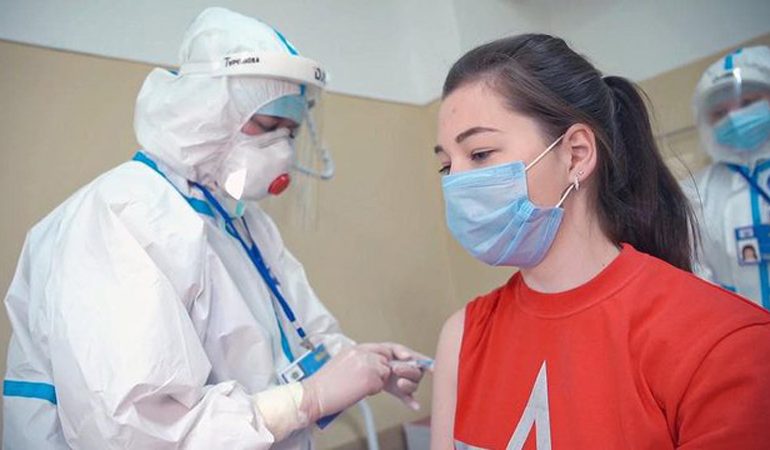 VULLNETARËT DALIN NGA SPITAKI/ Drejt aprovimit vaksina e Rusisë për Covid