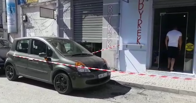U LYE ME LËNDË DJEKËSE/ Dëmtohet makina në Durrës. Çfarë thotë policia (FOTOT+VIDEO)