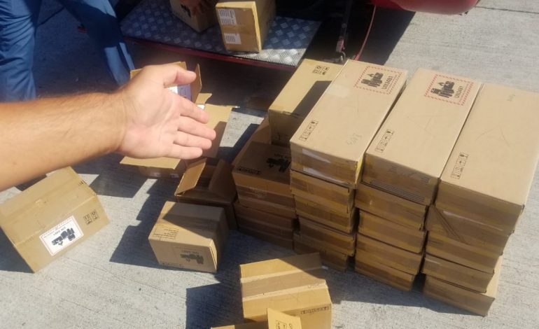 NGA ITALIA ME AUTOBUS/ Bllokohen edhe mbi 110 mijë euro cash në portin e Durrësit (FOTOT)