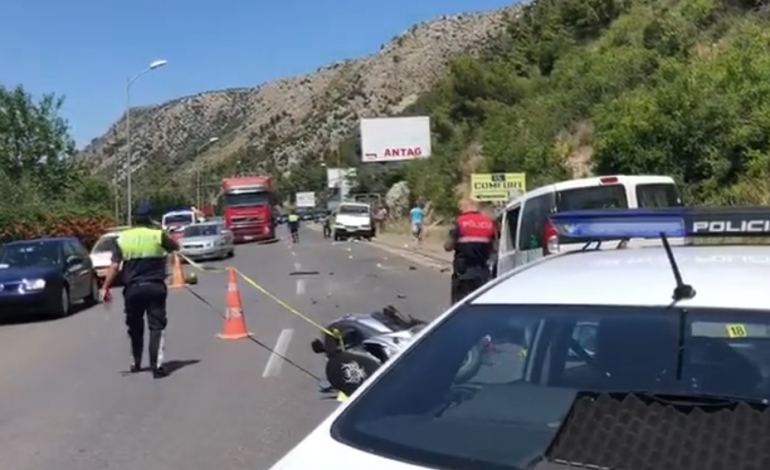 AKSIDENT NË AKSIN LEZHË-SHËNGJIN/ Përplasen dy makina dhe një motor. 3 të plagosur, një rëndë (VIDEO)