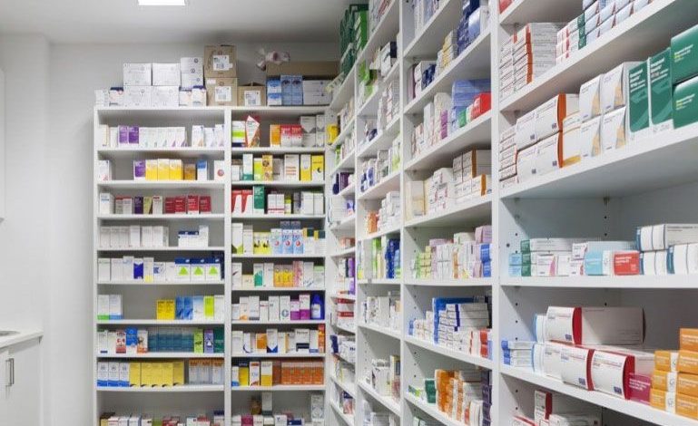 COVID-19 I MORI JETËN NË MOSHËN 45 VJEÇARE/ Kolegët dedikim prekës për farmacisten që vdiq tek Infektivi