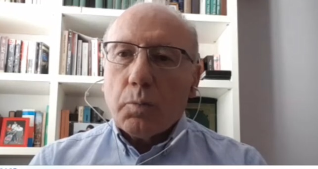 NË CILAT AMBIENTE RREZIKOHEMI NGA COVID-19? Prof.Sulçebe: Infektimi nuk ndodh në rrugë apo në plazh…