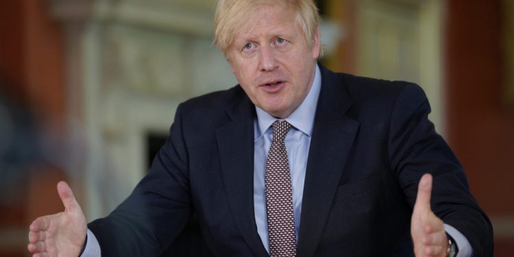 EDHE NË BRITANI “TURIZËM PATRIOTIK”/ Boris Johnson thirrje qytetarëve t’i kalojnë pushimet brenda vendit