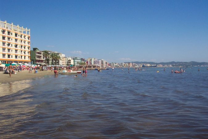 TRAGJIKE/ Po lahej në plazh, mbytet 60- vjeçarja në Durrës
