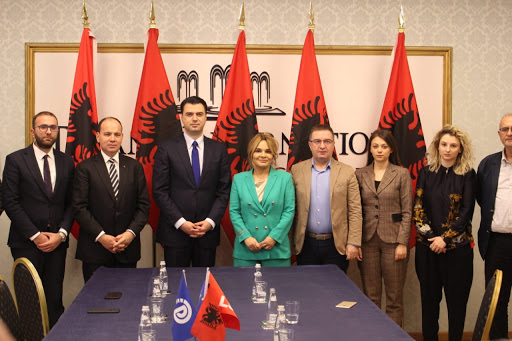 MIRATIMI I 5 QERSHORIT/ Reagon opozita e bashkuar: Të gatshëm të vijojmë dialogun por pa ndryshime kushtetuese