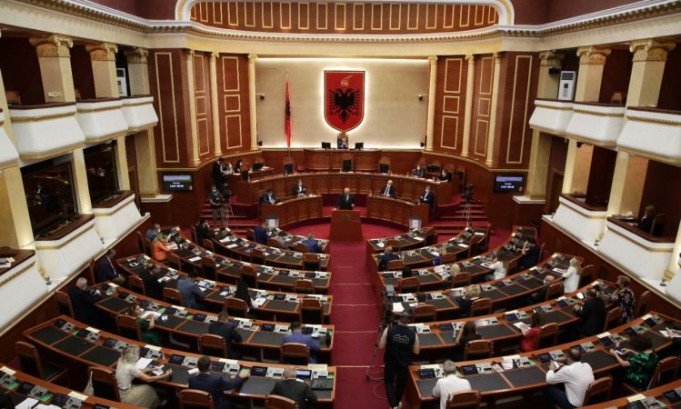 INFEKTIMI I DEPUTETEËVE/ Kuvendi merr masa urgjente, çfarë do të ndodhë me seancat plenare