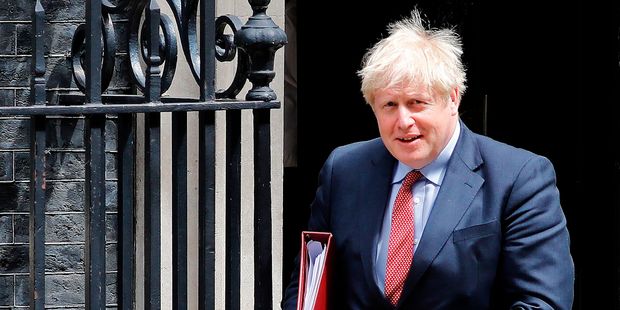 SITUATA E COVID-19/ Kryeministri Johnson shpreson për një rikthim në normalitet për Krishtlindje