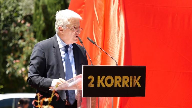 “KAM QENË STUDENT DHE KUJTOJ…”/ Majko sjell në vëmendje 2 korrikun 1990: Ishte tronditja më serioze për një nga regjimet më të kontrolluara të Lindjes Komuniste