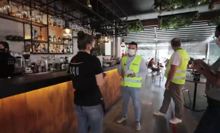 A RESPEKTOHEN MASAT KUNDËR COVID-19? Task-Forcë zbret në terren, kontrolle në biznese: Kush thyen rregullat, gjobë e mbyllje aktiviteti