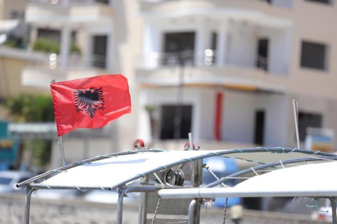 HYN NË FUQI LIGJI PËR AKTIVITETET DETARE/ Rama: Flamuri shndërrohet në ‘’pasaportën’’ e marketimit të Shqipërisë si destinacion përmes mjeteve lundruese