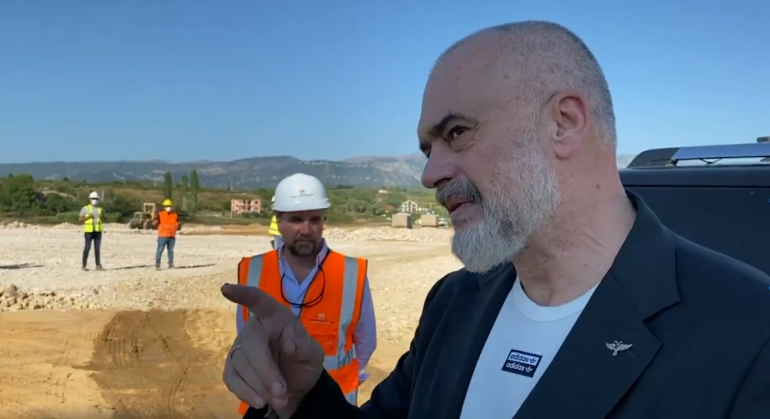 RINDËRTIMI/ Rama në Thumanë: Po hidhet bazamenti i infrastrukturës, së shpejti nis ndërtimi i banesave