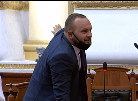 KUVENDI/ Valteri: Një deputete votoi 5 herë! Ruçi: E konstatova edhe unë, do i lexoj një nga një të gjitha votat