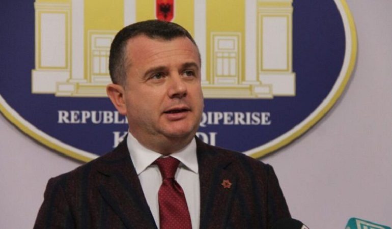 PAK PËRPARA SEANCËS PLENARE/ Taulant Balla mbledhje me grupin parlamentar socialist për Kodin Zgjedhor