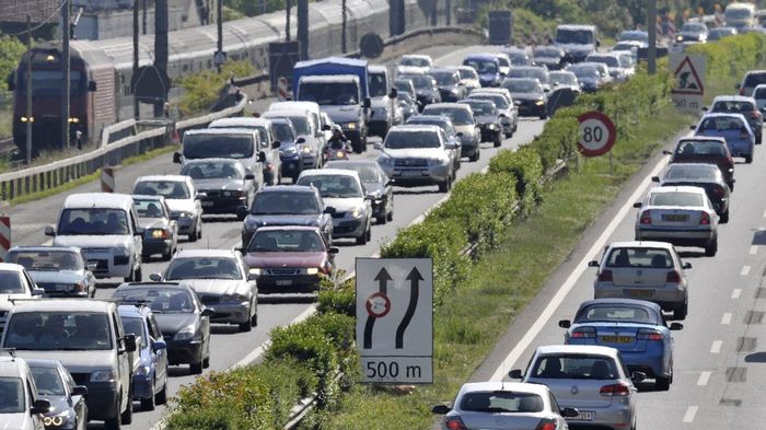 SITUATA NË RRUGËT E VENDIT/ Policia del me njoftimin: Ja akset ku ka fluks të madh