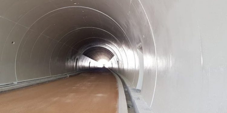 VAZHDON PUNA NË RRUGËN QUKËS-QAFË PLLOÇË/ Përfundojnë punimet në 3 tunelet  (FOTOT)