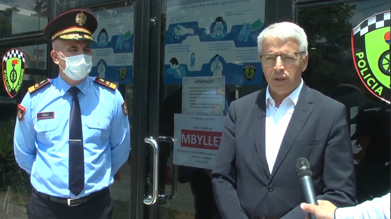 MBYLLEN ZYRAT E OASH-VE NË GJITHË SHQIPËRINË/ Lleshaj: Nga sot vetëm online, s’ka më ‘negocime’ me Komisionet për masat dhe gjobat
