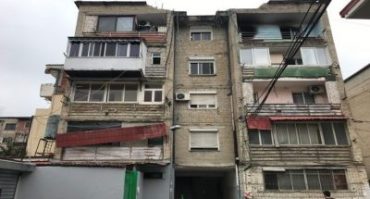 U DËMTUAN NGA TËRMETI I NËNTORIT/ Lista me pallatet që duhet të rindërtohen nga e para në Kombinat
