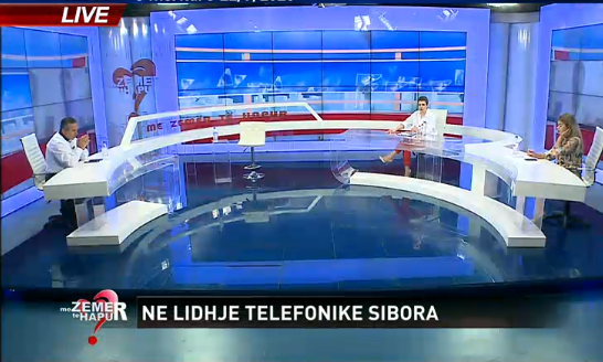 U BË NËNË 14-VJEÇE, 22-VJEÇARJA BRAKTIS 3 FËMIJËT/ Bashkëshorti: Më ka sjell gjëmën. E ëma: I la kalamajtë në rrugë për…
