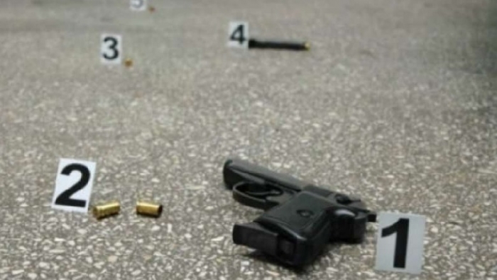 PARANDALOHET TRAGJEDIA NË KAVAJË/ Vajza në kushte depresioni merr armën e babait dhe në tentativë për të vrarë veten plagoset
