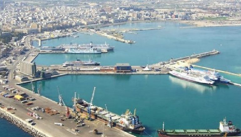 RIKTHEHEN GRABITJET NË PORTIN E BARIT/ Konsullata apel shqiptarëve: Kujdes, mos lini para dhe dokumente të rëndësishme në makina