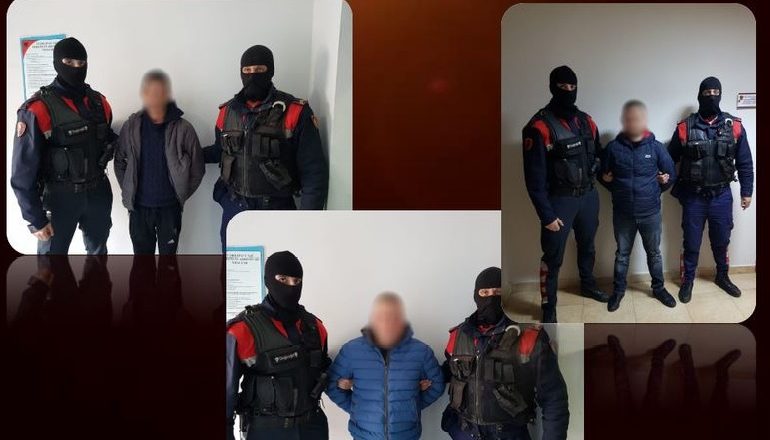 FURNIZONIN VENDET E BE ME KOKAINË/ Kush janë tre shqiptarët e ekstraduar sot. I sillnin lekët në Shqipëri me…