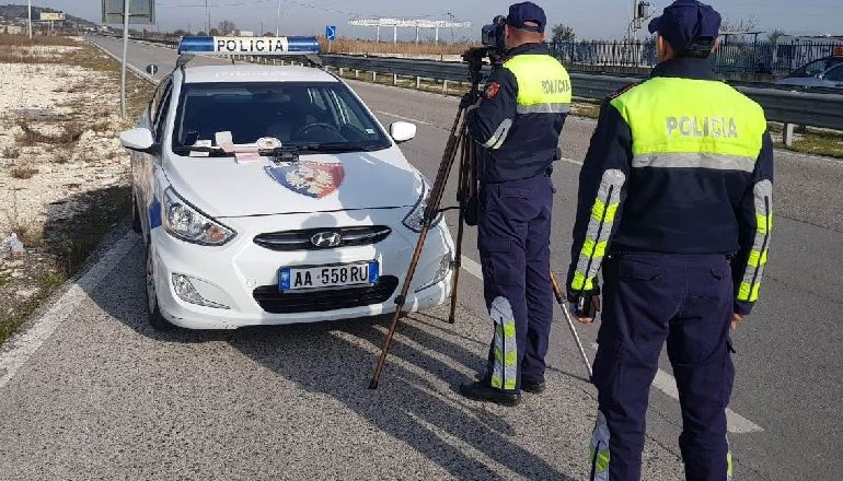 KTHIMI I PUSHUESVE NGA PLAZHI/ Policia njoftim për trafikun në rrugët kryesore, monitorim me dronë