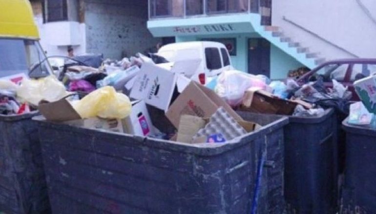 SHOKUESE NË TIRANË/ Gjendet një foshnje e pajetë në koshin e mbeturinave
