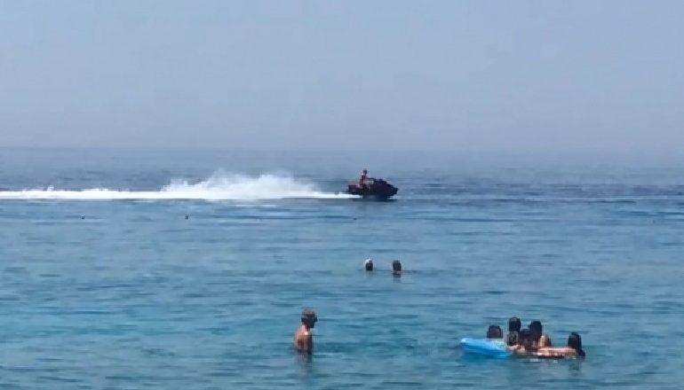 MBYTJA E 17-VJEÇARES/ Policia jep detaje: 25- vjeçari doli në breg pas 2 orësh e gjysmë pa motorin e ujit, la në det vajzën