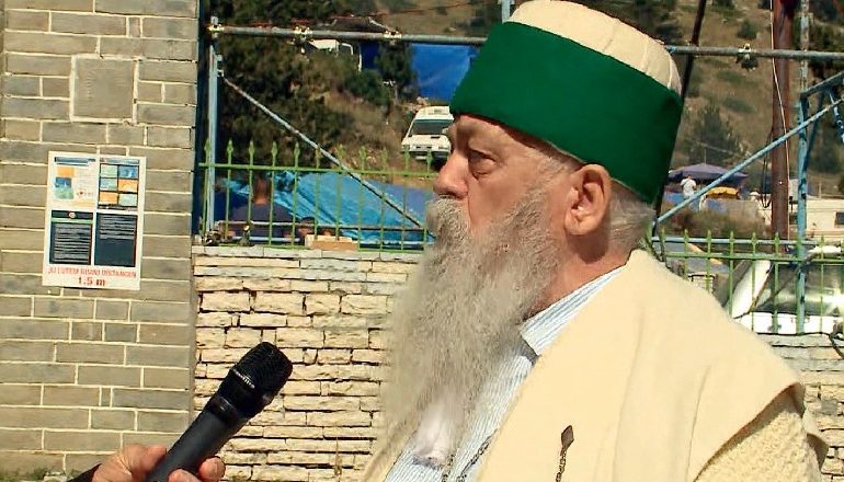 PELEGRINAZHI NË MALIN E TOMORRIT/ Baba Mondi: Njerëzit s’i ndalojmë dot, vijnë të luten që COVID të marrë fund
