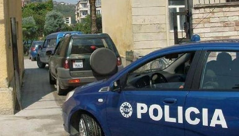 E PLAGOSI ME ARMË/ 18-vjeçari i shtruar te Trauma në gjendje të rëndë! Policia në kërkim të 36-vjeçarit në Vlorë