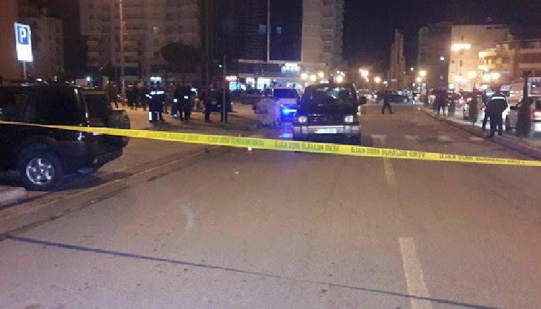E FUNDIT/ Të shtëna me armë zjarri në Shkodër, plagosen dy persona
