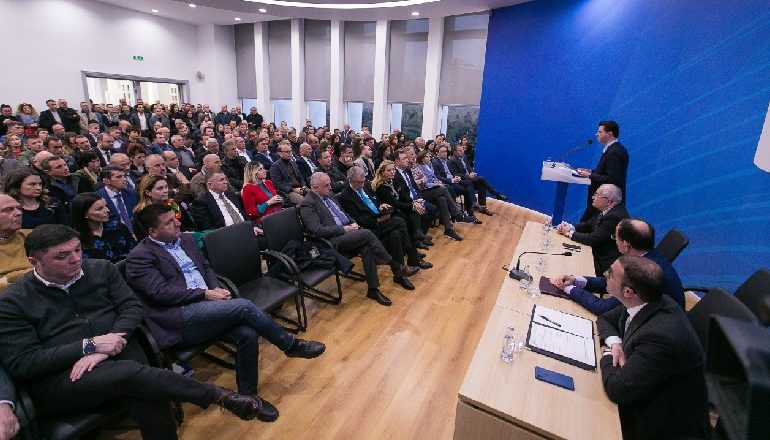 SI FAVORIZOHEN KANDIDATËT/ Nga Berisha, Noka tek Mziu, lista e emrave të PD që i shpëton deklarimit të pasurisë