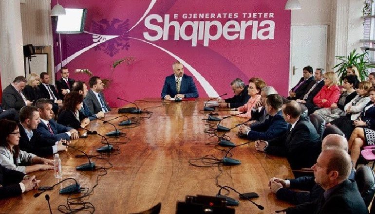 ZGJEDHJET E 2021/ PS “ndez motorrët” për fushatën elektorale, me 1 shtator mblidhet Grupi Parlametar