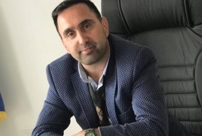TRAGJEDI E DYFISHTË NGA COVID-19/ Vdes në moshë të re specialisti i Arsimit në Tiranë, bashkë me të edhe e ëma