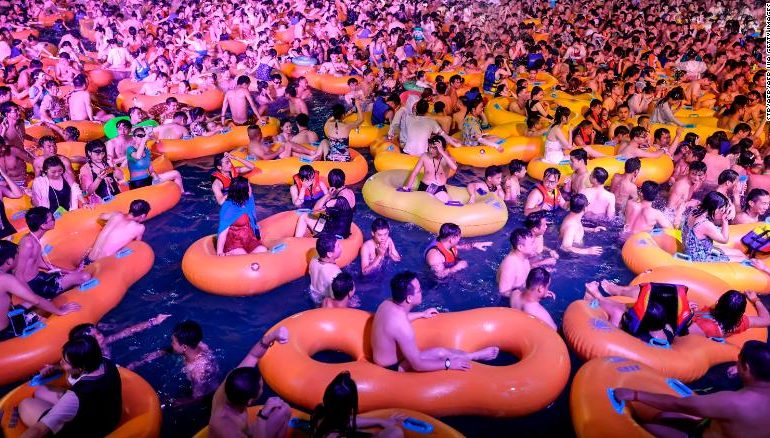 SHOKUESE/ Shikoni ç’ndodh në Wuhan, vendin e parë ku shpërtheu masivisht koronavirusi (FOTOT)