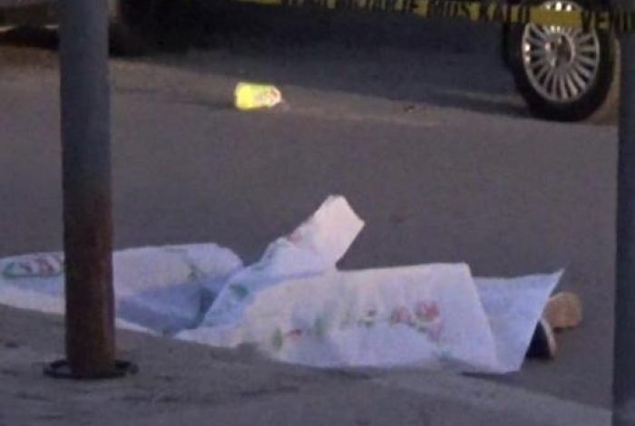 E RËNDË/ Gjendet i pajetë një i moshuar në Tiranë, dyshohet se është qëlluar me armë zjarri