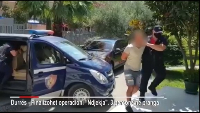 I VODHËN MAKINËN LUKSOZE DHE 6 MIJË FRANGA NËN KËRCËNIMIN E…/ Arrestohen 3 autorët, 2 prej tyre të dënuar për plagosje dhe vrasje
