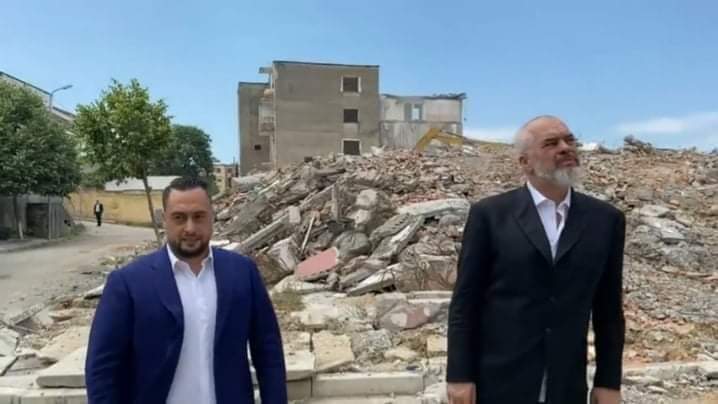 INTERVISTA/ Kryebashkiaku Elton Arbana: Sfida jonë e rradhës, të nisim sa më parë themelet për ndërtimin e pallateve