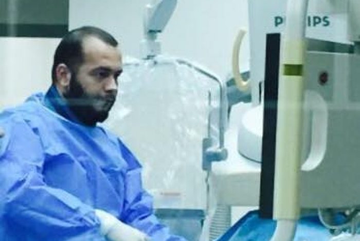 KOSOVA E PARA PËR NUMRIN E VDEKJEVE NGA COVID-19/ Mjeku i ‘Shefqet Ndroqit’ mesazh prekës: Dita e 13-të, i harxhuan lotët! Mbahuni vëllezërit tanë…