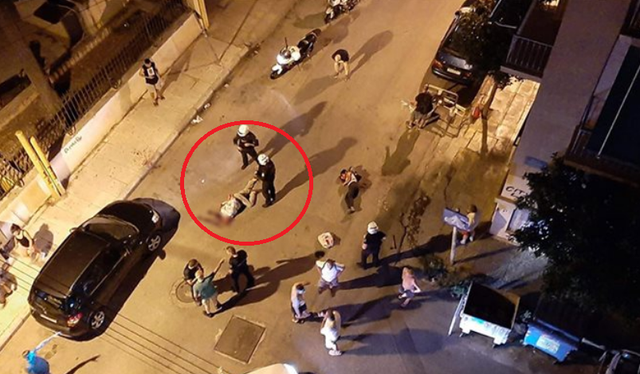 HORROR NË GREQI/ Burri terrorizon lagjen me sëpatë, ther gruan dhe qëllon veten (FOTOT)