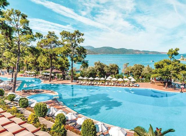 SHQIPTARËT “ÇAJNË” RRETHIMIN/ Ikin për pushime në Turqi e Egjipt…