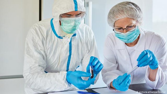 STUDIMI/ Si përhapet koronavirusi në dhomat me ajër të thatë, ekspërtët apelojnë për kujdes